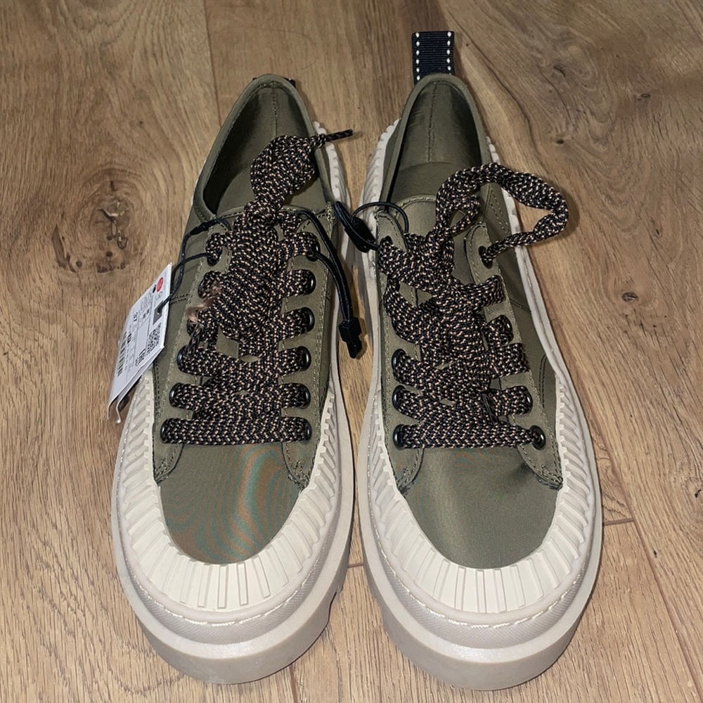 Zara Rubber Toe Sneaker in size 37
